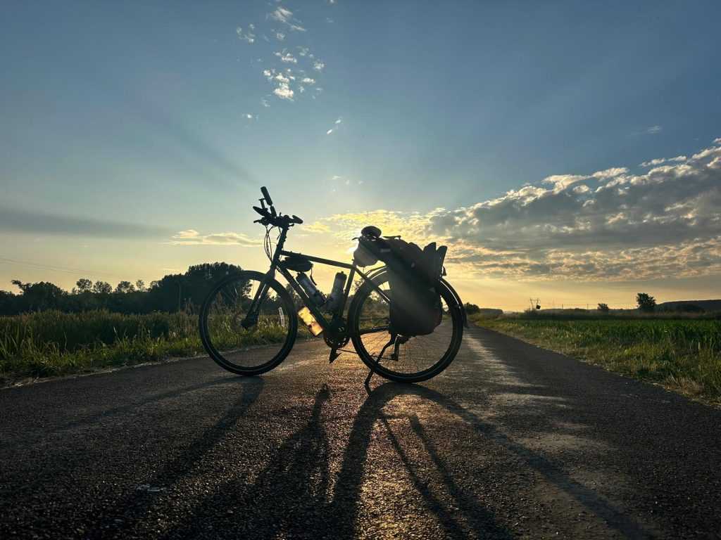 Bicicleta en una puesta de sol